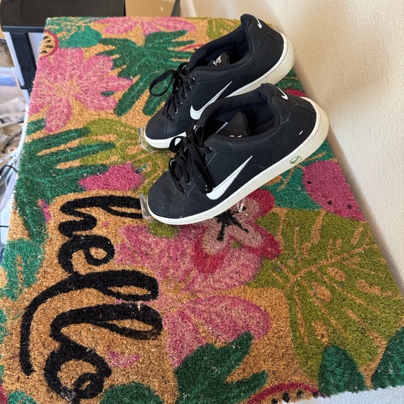 Nike Shoes - Retro NIKE Black Sneakers (please read full description)